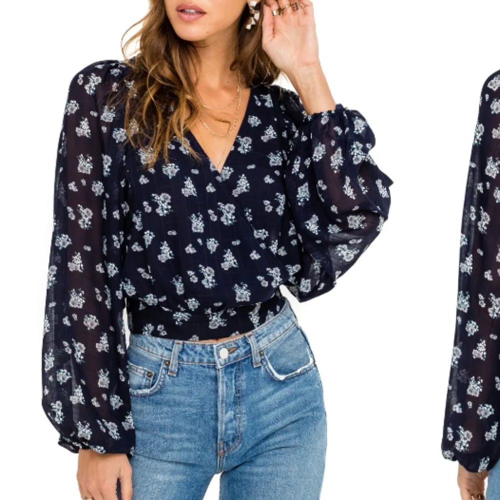 ASTR THE LABEL Navy Muti Floral Tie Back Top Size L